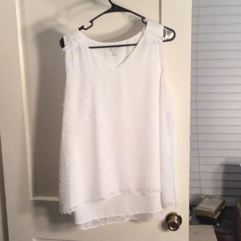 Sleeveless blouse.